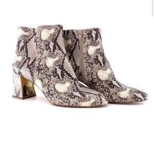 ✨NWB✨ 🚨2 for $85🚨 “XOXO” Brand New Womens Ankle Booties